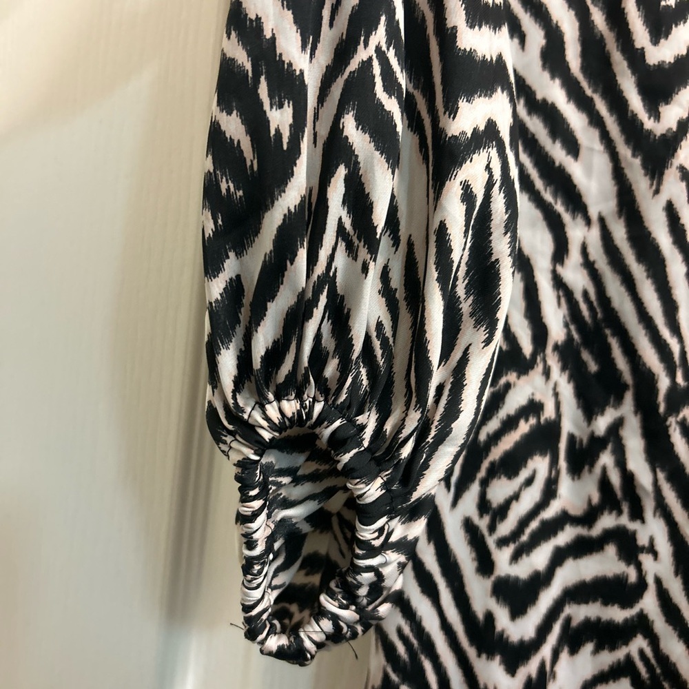 Tunic - Picture 4 of 4